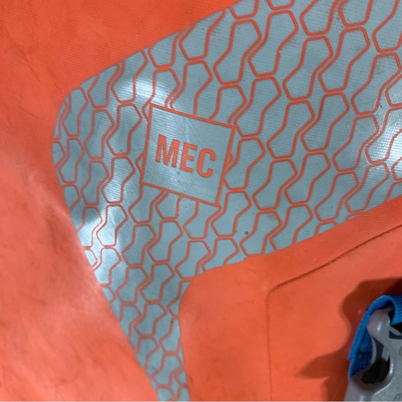 Mec unisex waterproof backpack - Picture 5 of 11